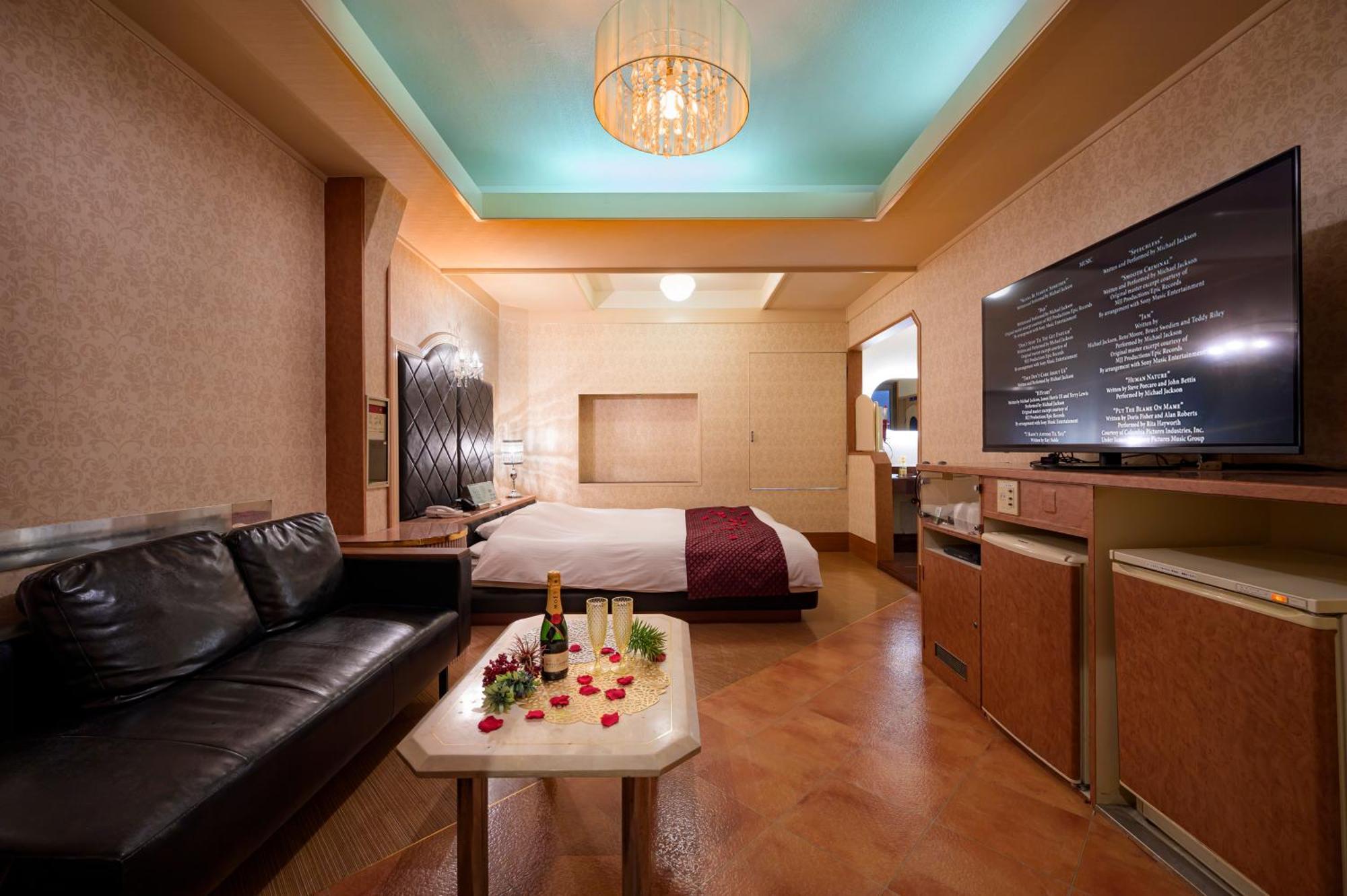 Hotel Mobilia (Adults Only) Tsurugashima Esterno foto