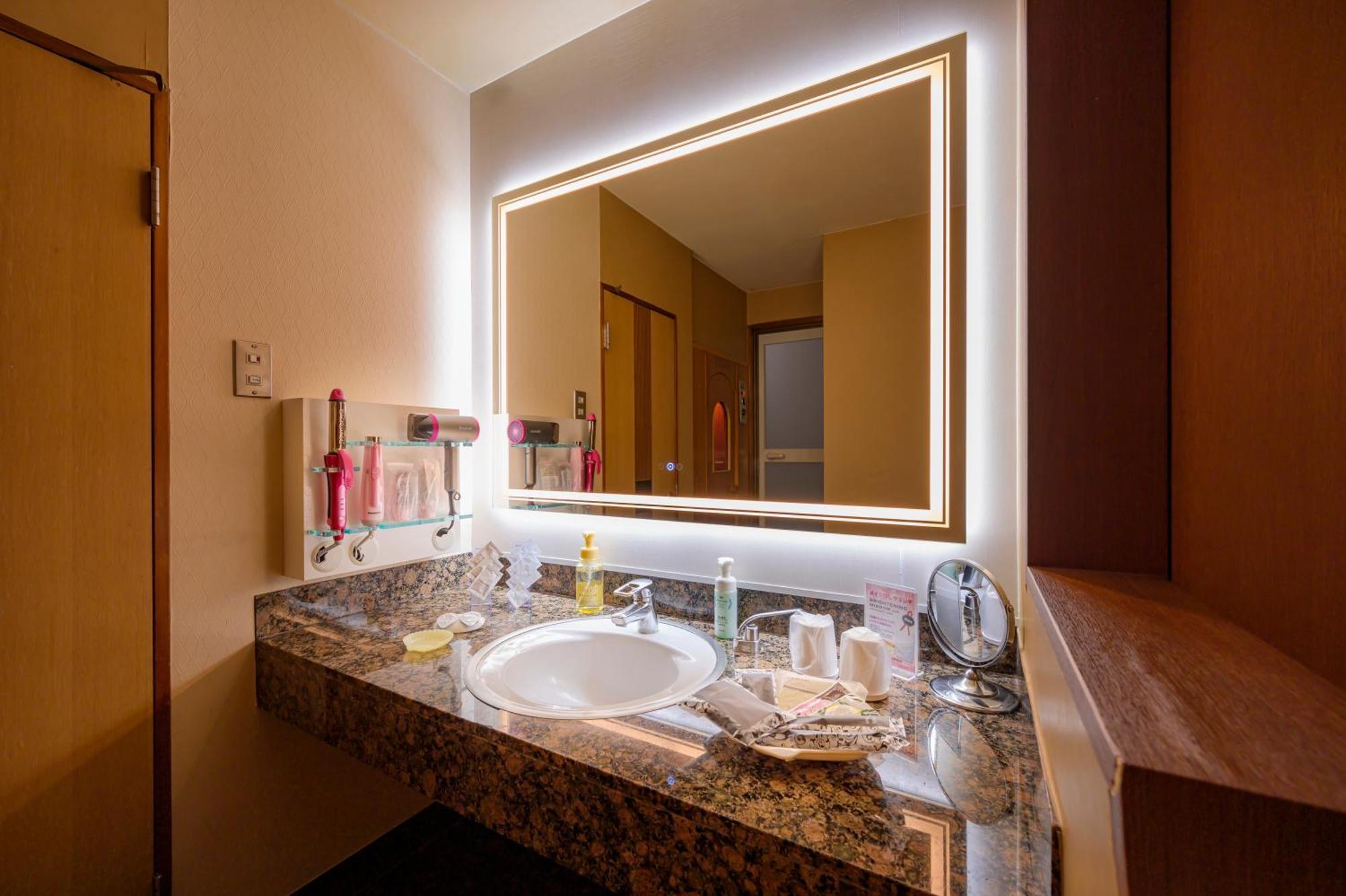 Hotel Mobilia (Adults Only) Tsurugashima Esterno foto